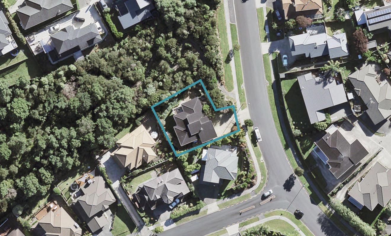 38 Rising Parade, Fairview Heights, Auckland - Carousel 1