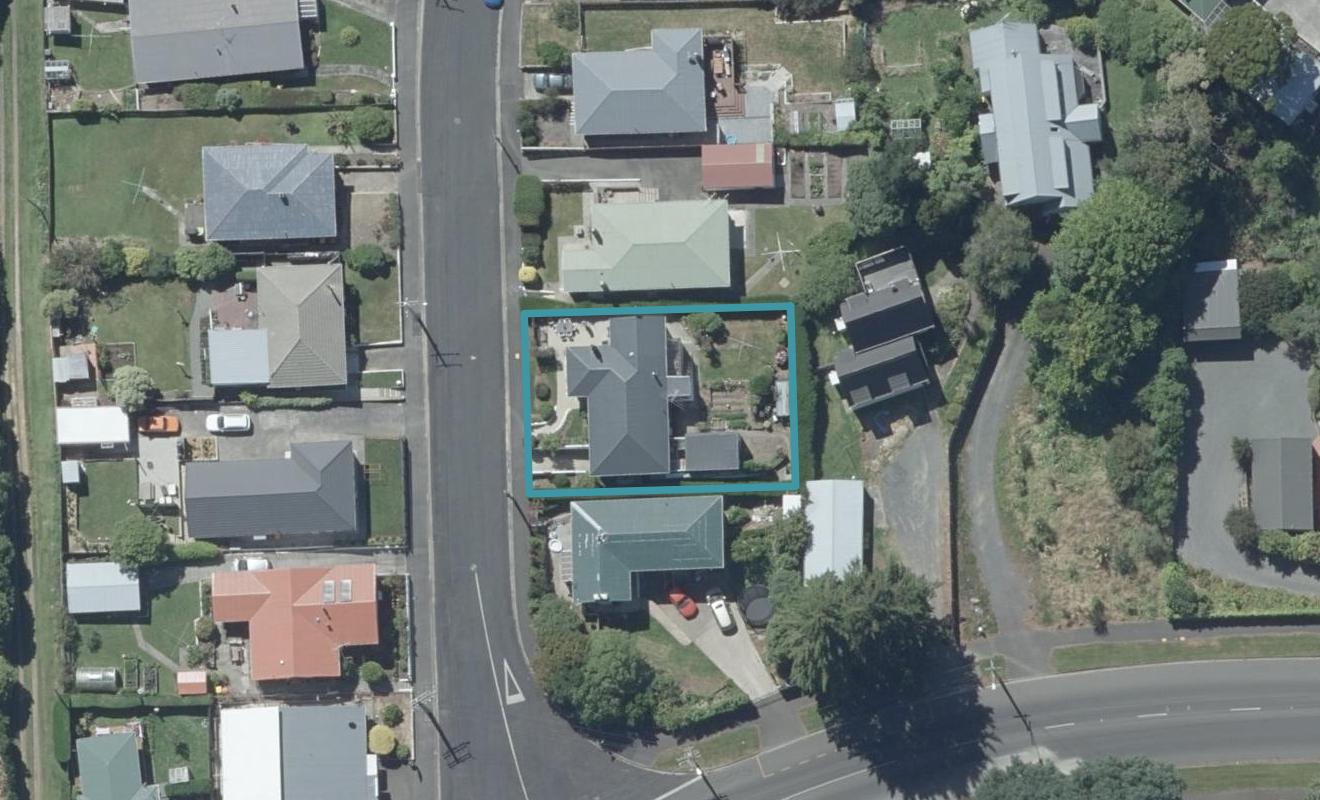 6 Charters Street, Glenross, Dunedin - Carousel 1