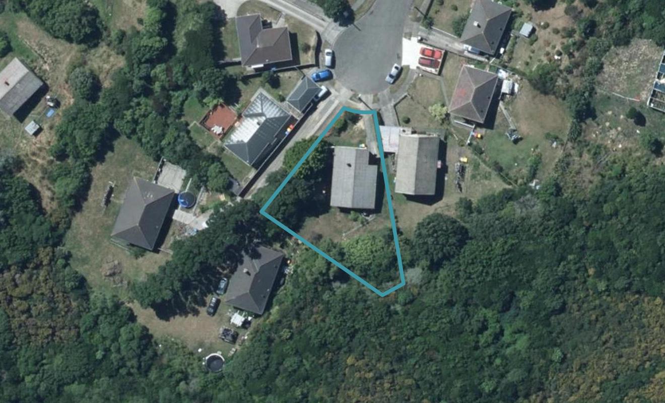 33 Northumberland Street, Cannons Creek, Porirua - Carousel 1