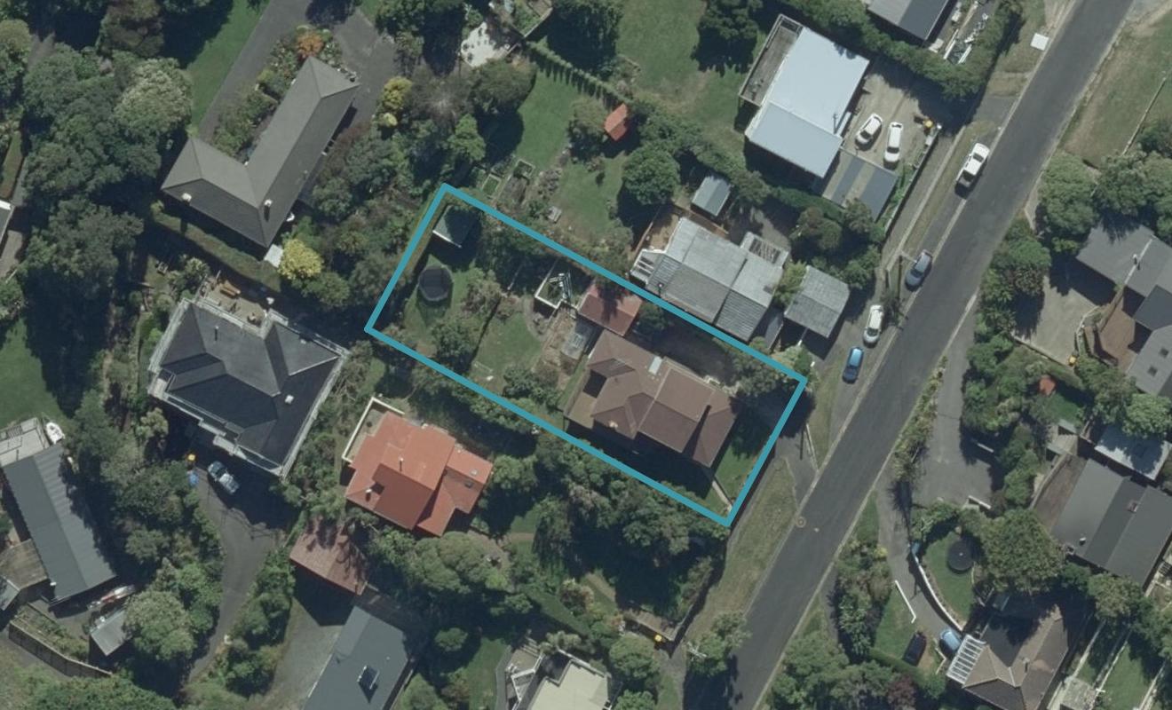 25 Marion Street, Macandrew Bay, Dunedin - Carousel 1