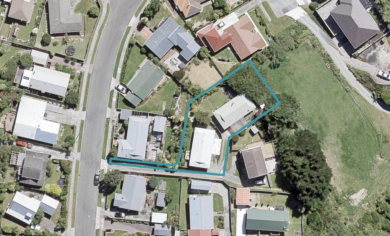 2/5 MOSSBURN GR, KELSON, LOWER HUTT - Carousel 1