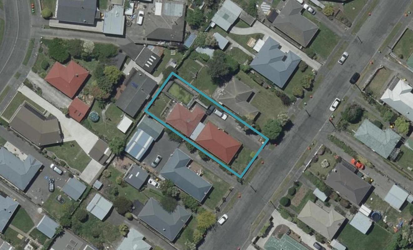 2/17 Frensham Crescent, Woolston, Christchurch - Carousel 1
