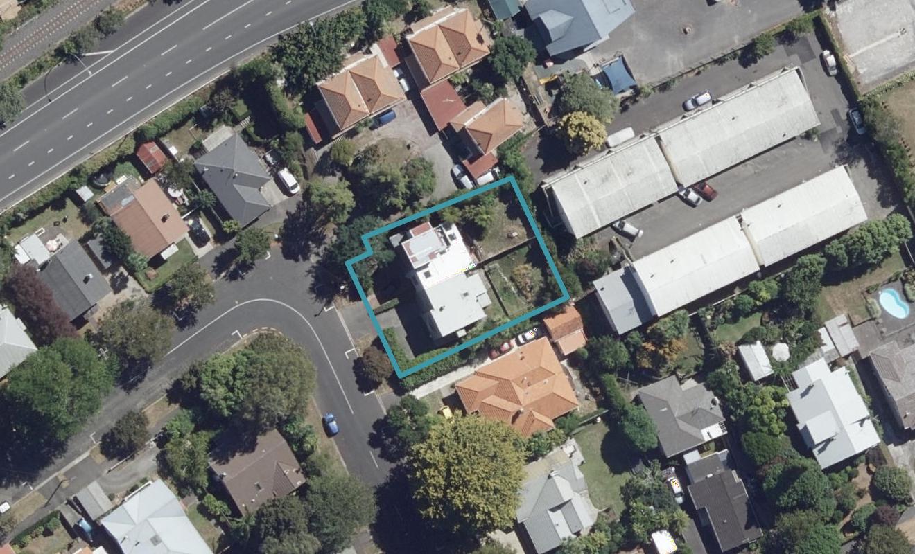 33 Myrtle Street, Hamilton East, Hamilton - Carousel 1