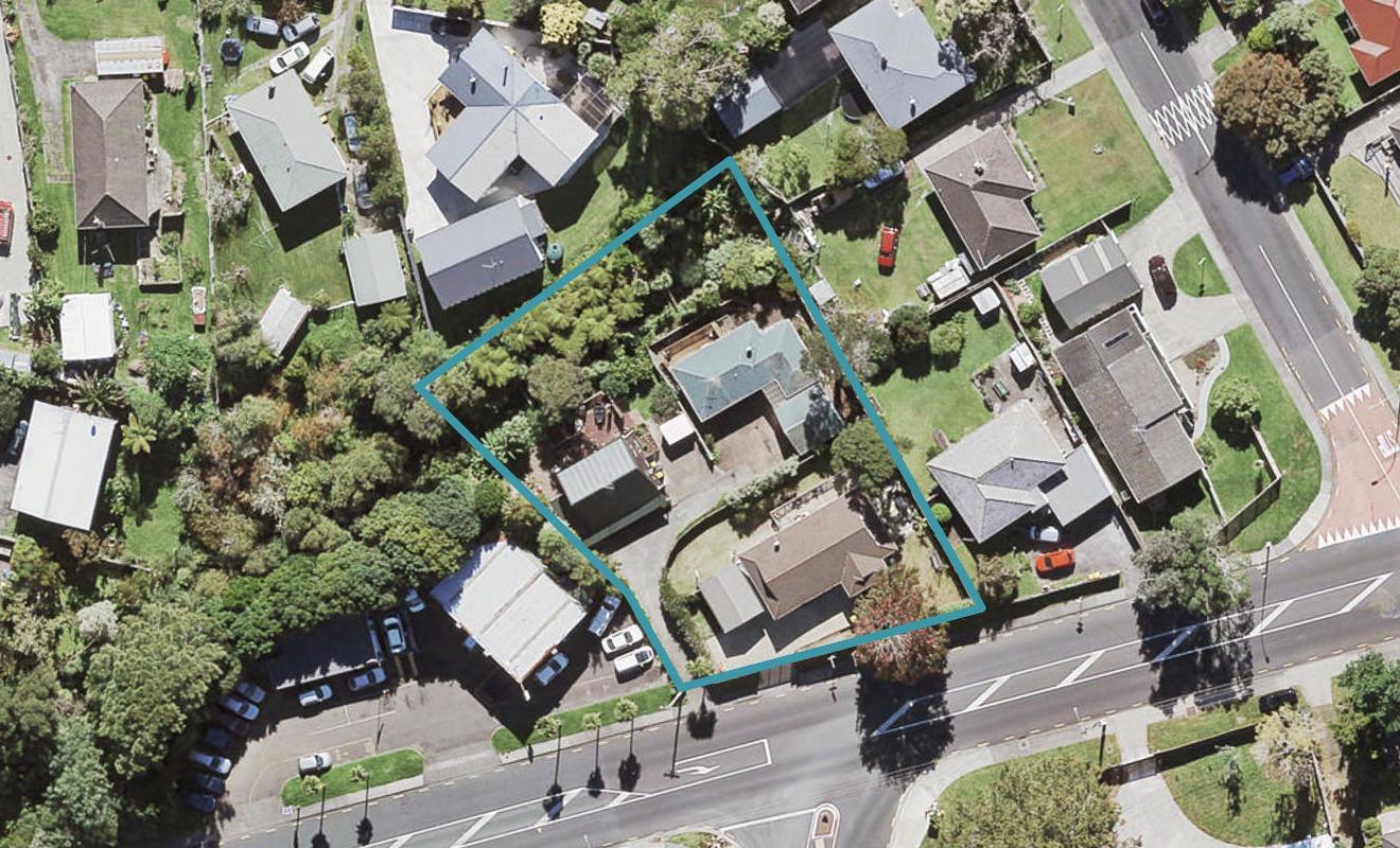121B Godley Road, Green Bay, Waitakere - Carousel 1