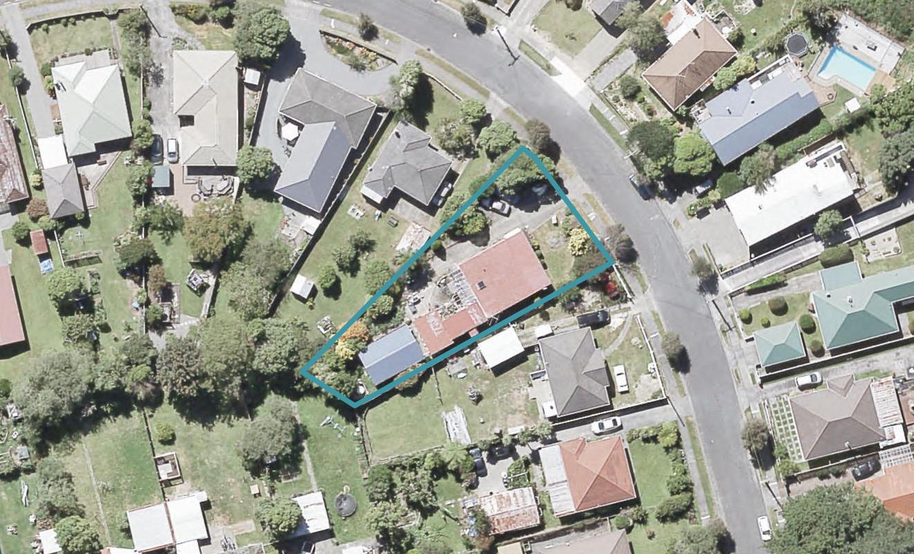 32 Poole Crescent, Wainuiomata, Lower Hutt - Carousel 1