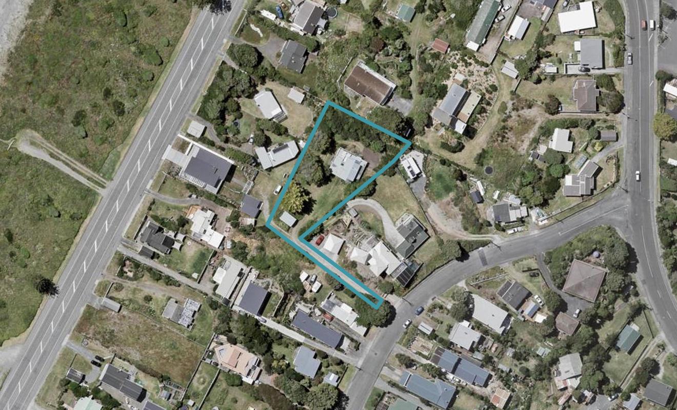 11 Babbacombe Avenue, Otaki Beach, Otaki - Carousel 1