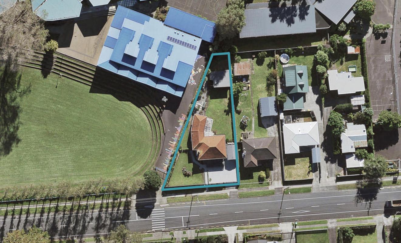 45 Miller Road, Mangere Bridge, Auckland - Carousel 1