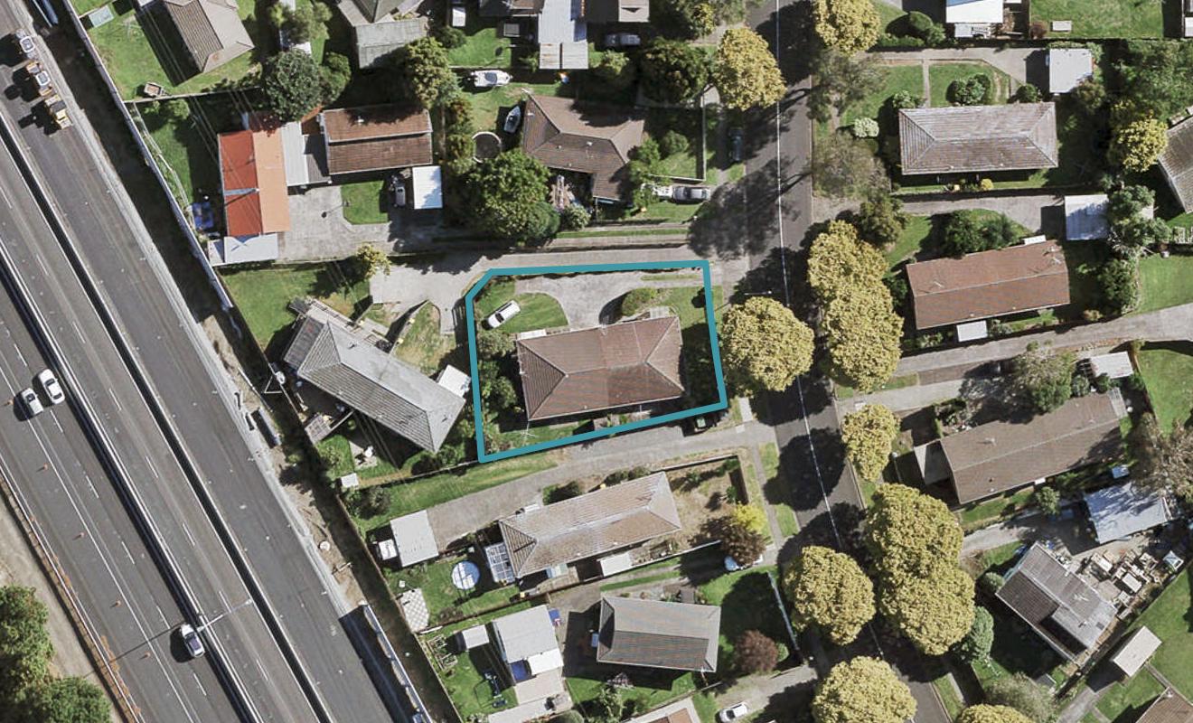 2/31 Kindergarten Drive, Conifer Grove, Takanini - Carousel 1