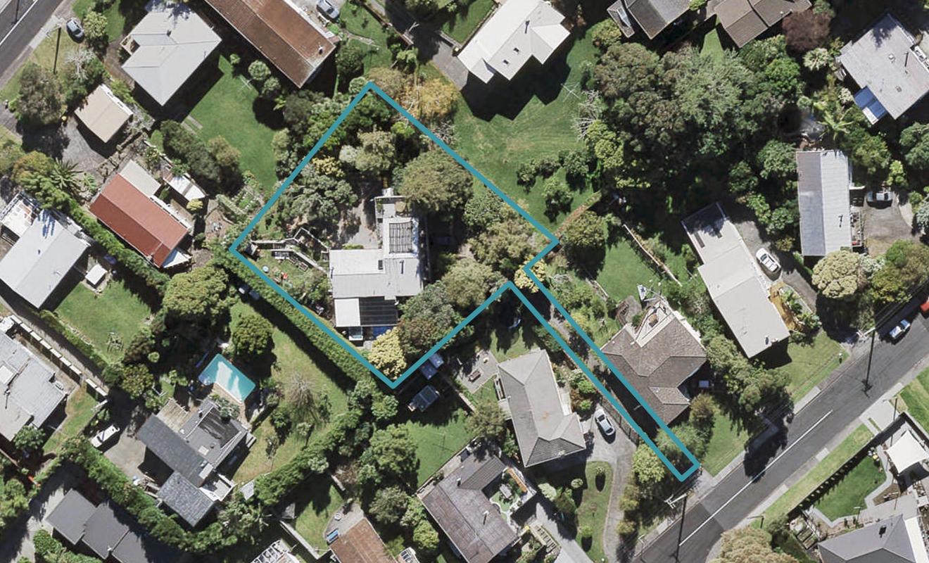 115 Tiroroa Avenue, Te Atatu South, Auckland - Carousel 1