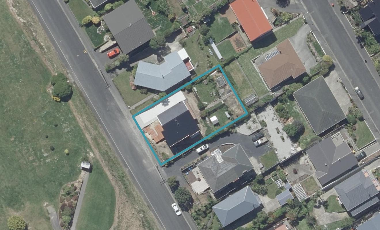 77 Isadore Road, Saint Clair, Dunedin - Carousel 1