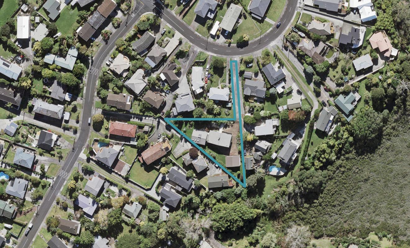 33 Jaemont Avenue, Te Atatu South, Auckland - Carousel 1