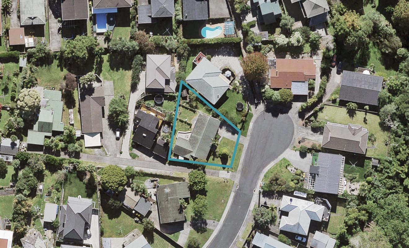 34 Cron Avenue, Te Atatu South, Auckland - Carousel 1