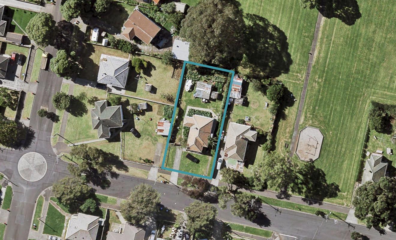 22 Anderson Avenue, Point England, Auckland - Carousel 1