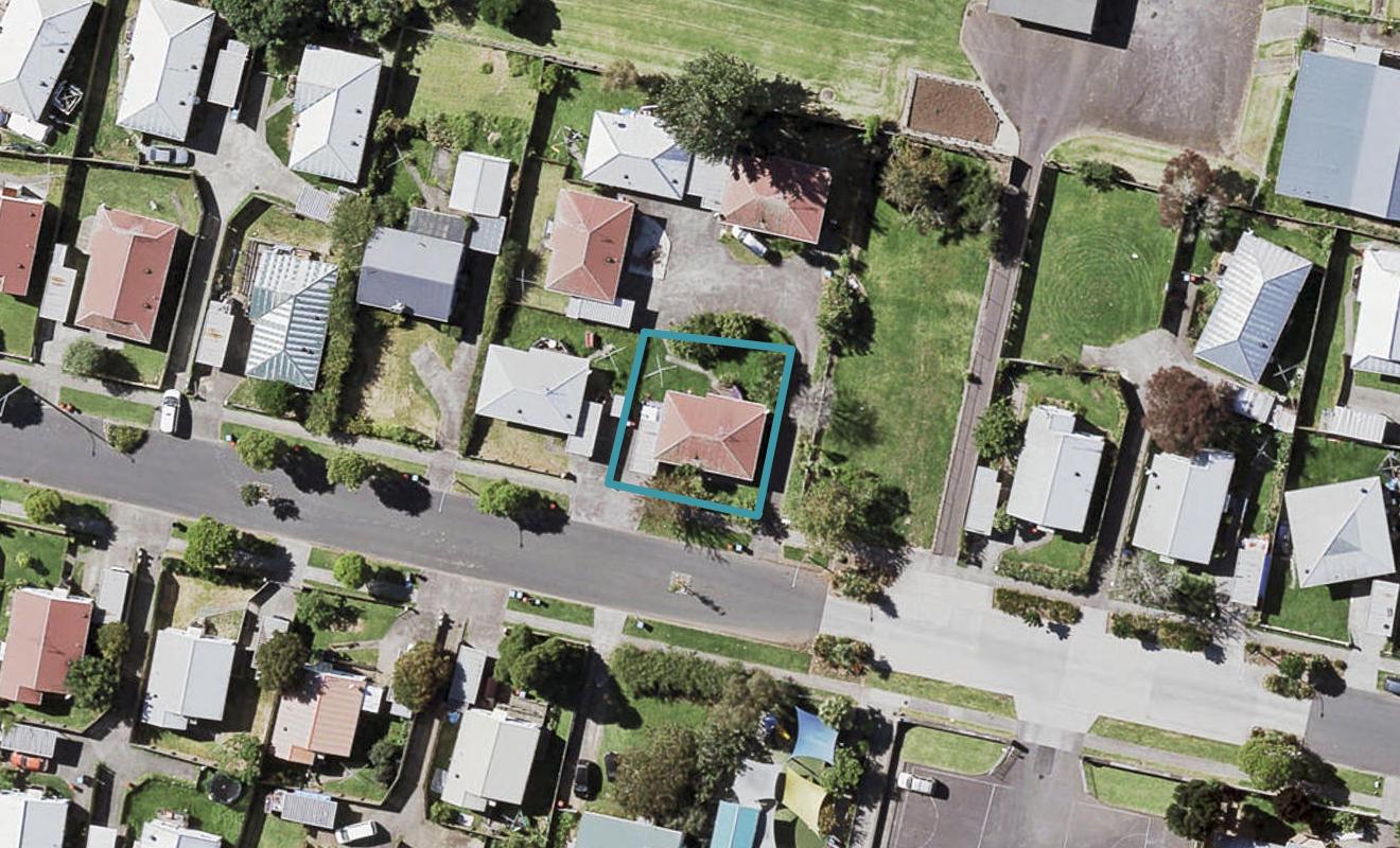 72A Maybury Street, Point England, Auckland - Carousel 1