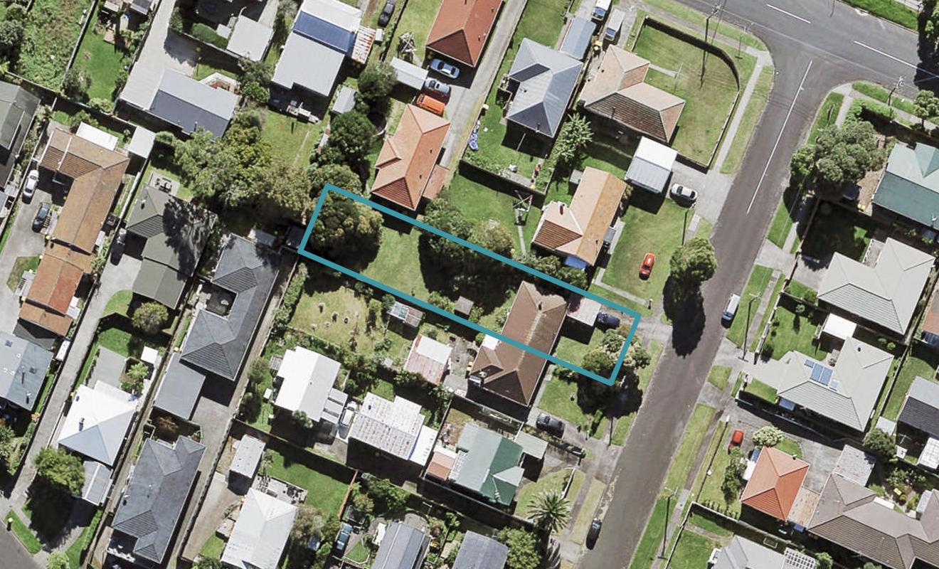 22 Craigbank Avenue, New Lynn, Auckland - Carousel 1