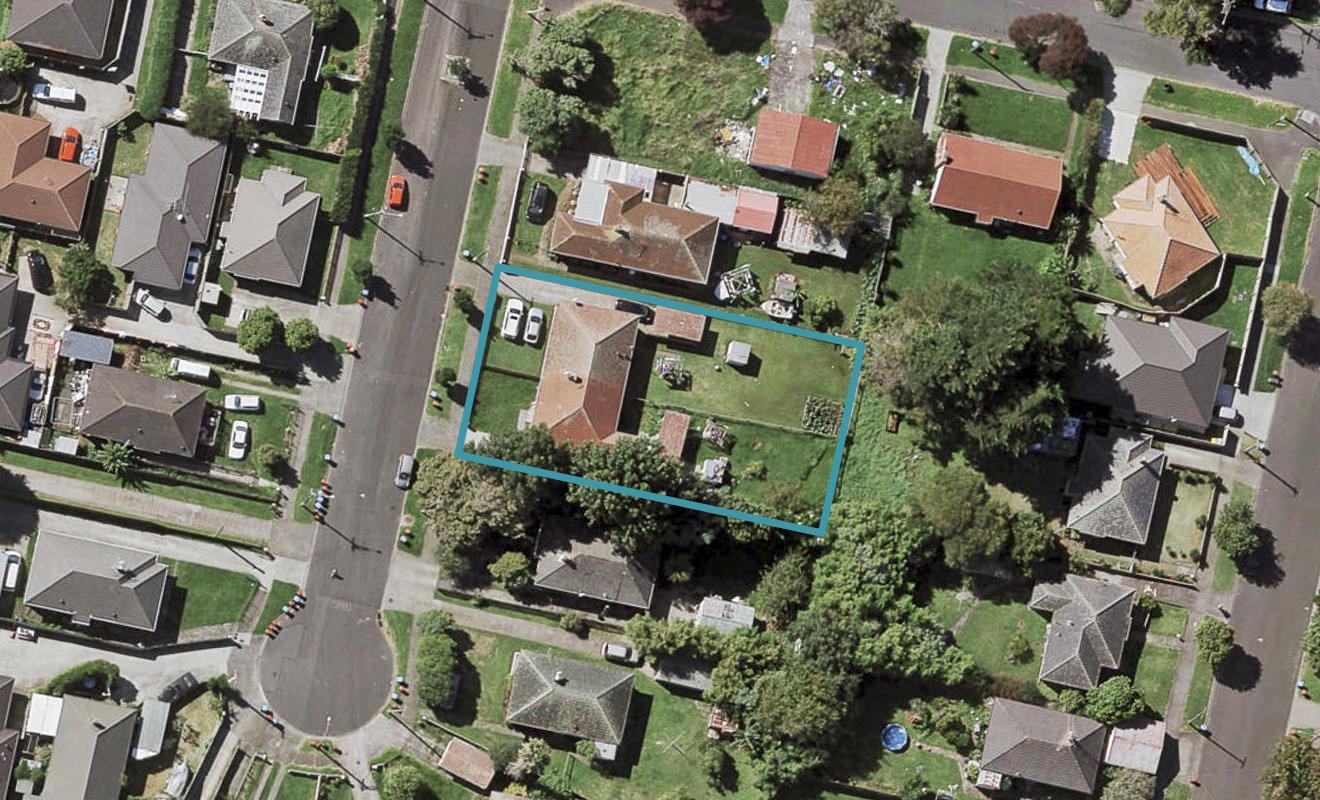 30 Ropata Avenue, Point England, Auckland - Carousel 1