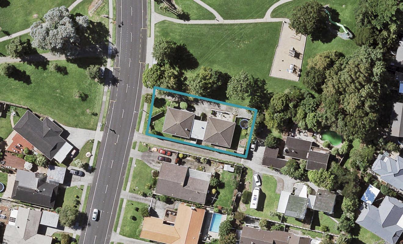 2/112 Prince Regent Drive, Half Moon Bay, Auckland - Carousel 1