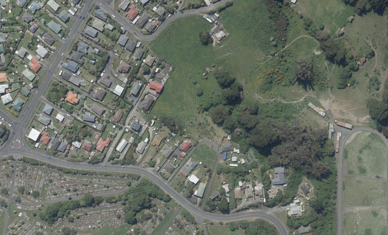 19 Dunford Lane, Andersons Bay, Dunedin - Carousel 1