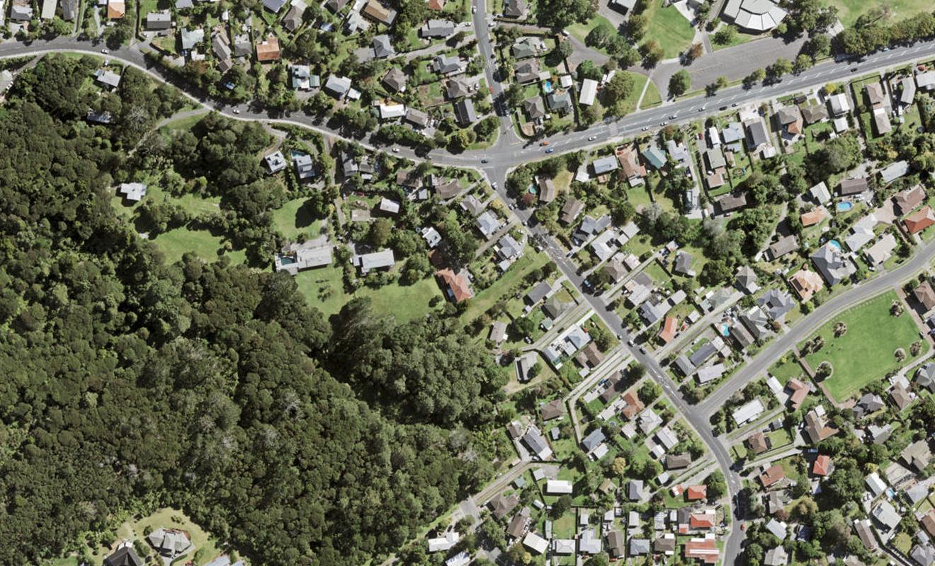 1/56 Castleford Street, Green Bay, Auckland - Carousel 1