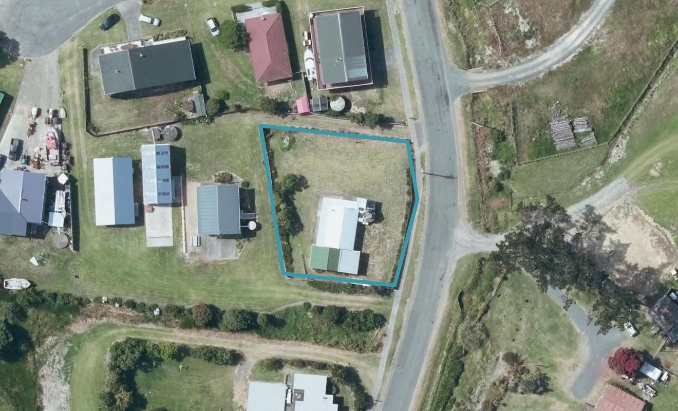 116 Newcastle Street, Māhia - Carousel 1