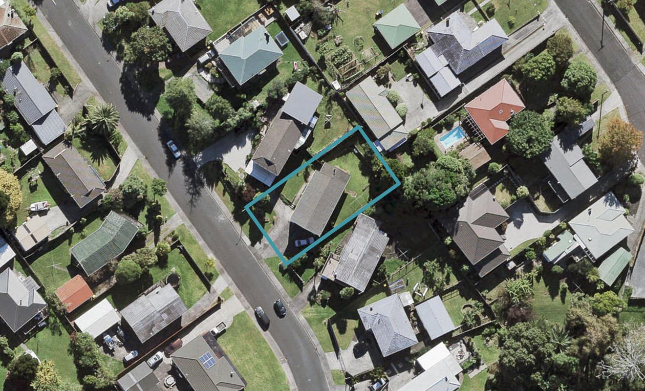 42 Glynnbrooke Street, Te Atatu South, Auckland - Carousel 1