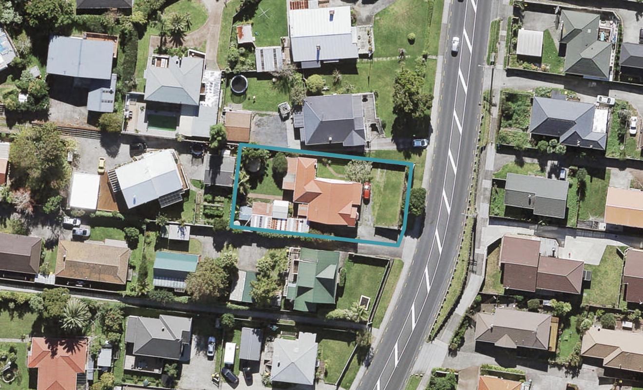 26 Te Atatu Road, Te Atatu South, Auckland - Carousel 1