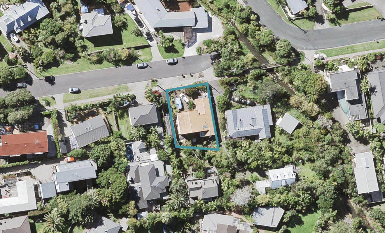 8A Westbourne Road, Murrays Bay, Auckland - Carousel 1