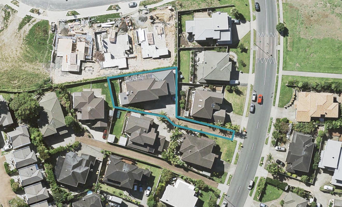 47 Medallion Drive, Oteha, Auckland - Carousel 1