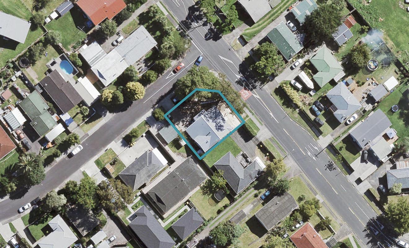 77 Tabitha Crescent, Henderson, Auckland - Carousel 1