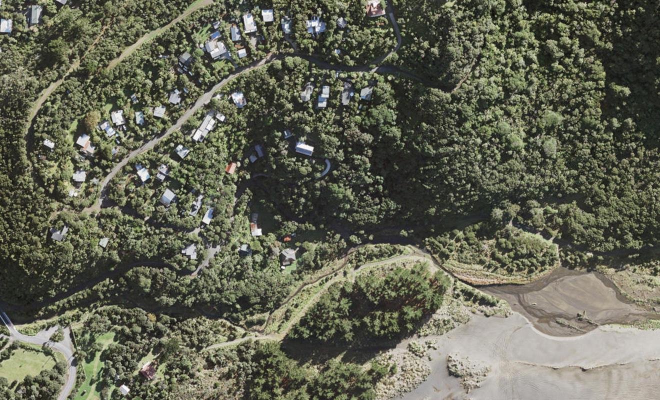 15 Tasman View Road, Te Henga / Bethells Beach - Carousel 1
