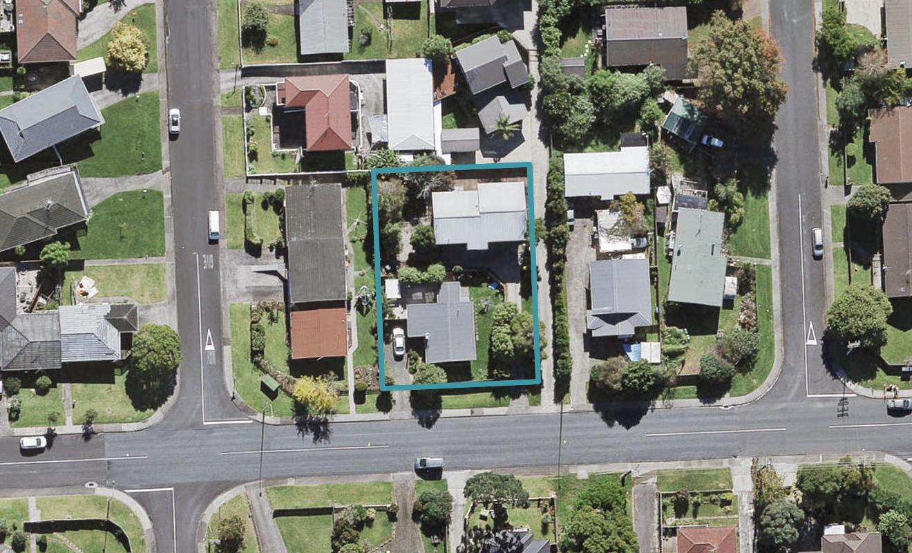 132 Mcleod Road, Te Atatu South, Auckland - Carousel 1