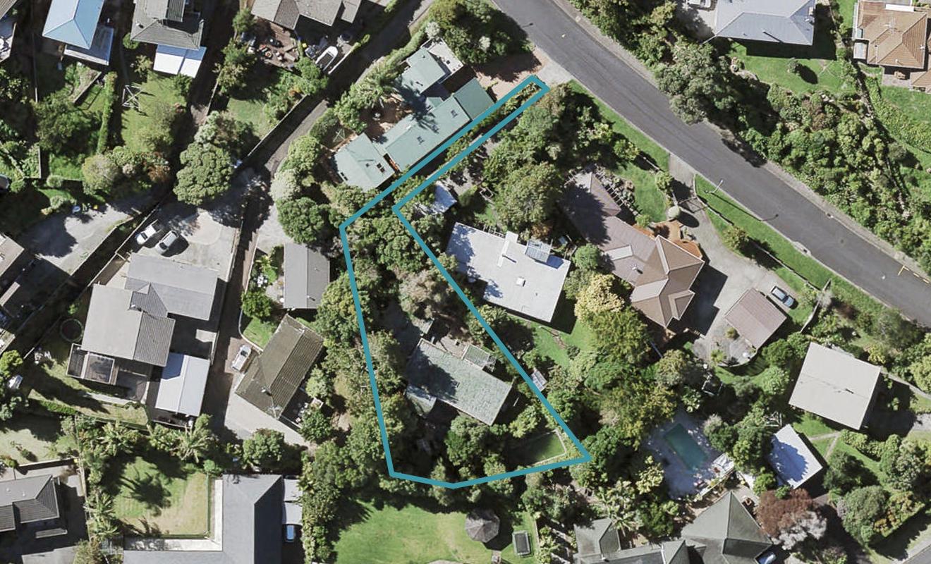 7 Pohutukawa Avenue, Shelly Park, Auckland - Carousel 1