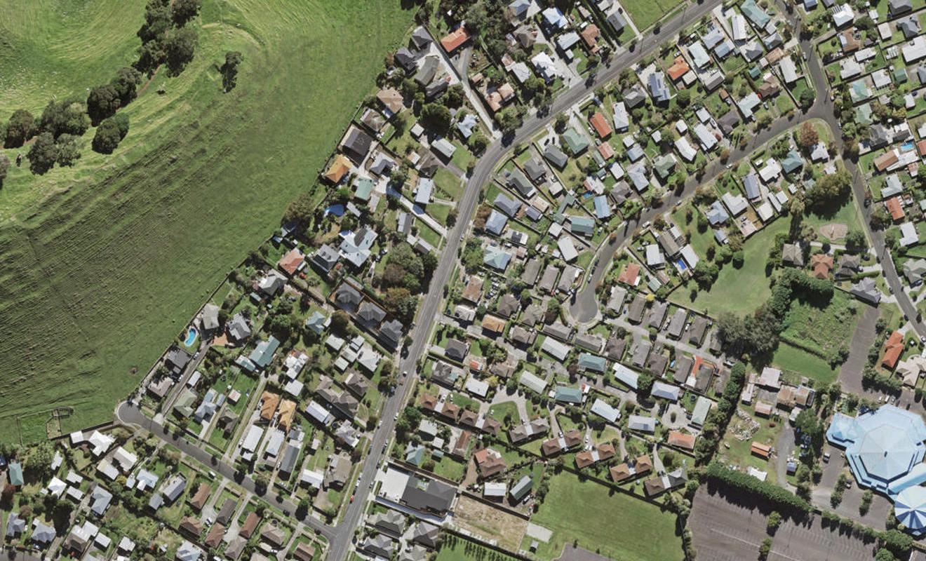 53 Mountain Road, Mangere Bridge, Auckland - Carousel 1