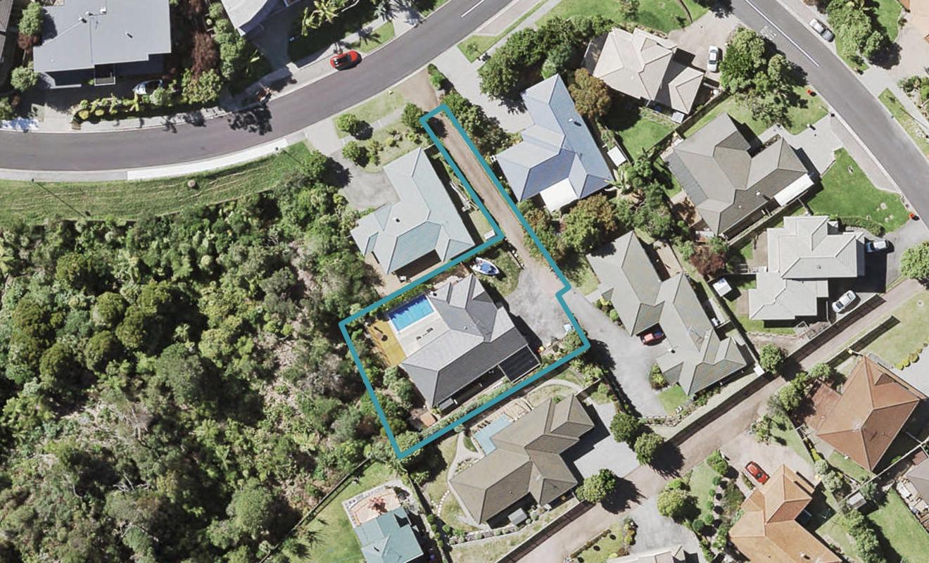 42 Helvetia Drive, Browns Bay, Auckland - Carousel 1