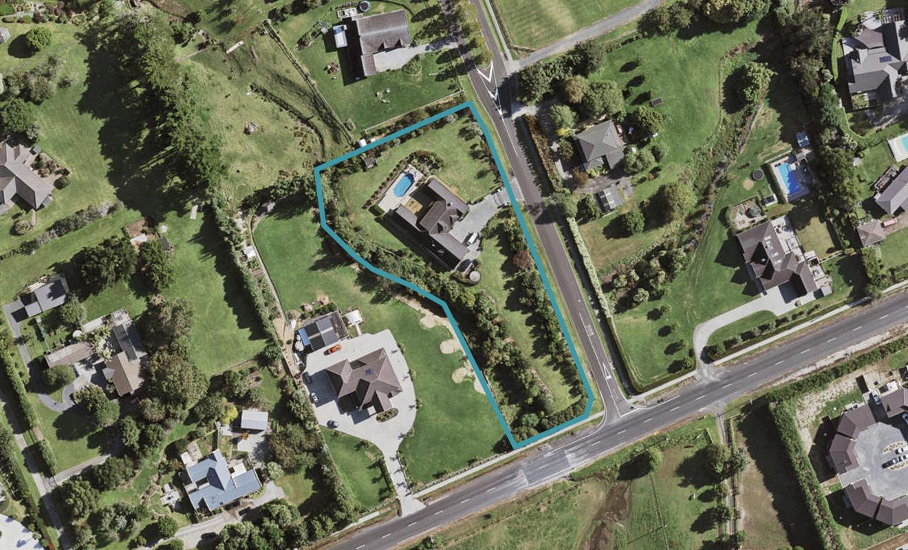 4 Notch Place, Alfriston, Auckland - Carousel 1