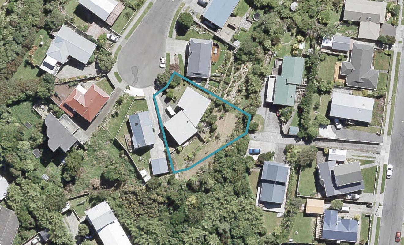 8 Tarras Grove, Kelson, Lower Hutt - Carousel 1