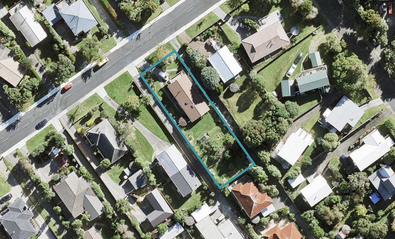14 Brian Crescent, Stanmore Bay, Whangaparaoa - Carousel 1