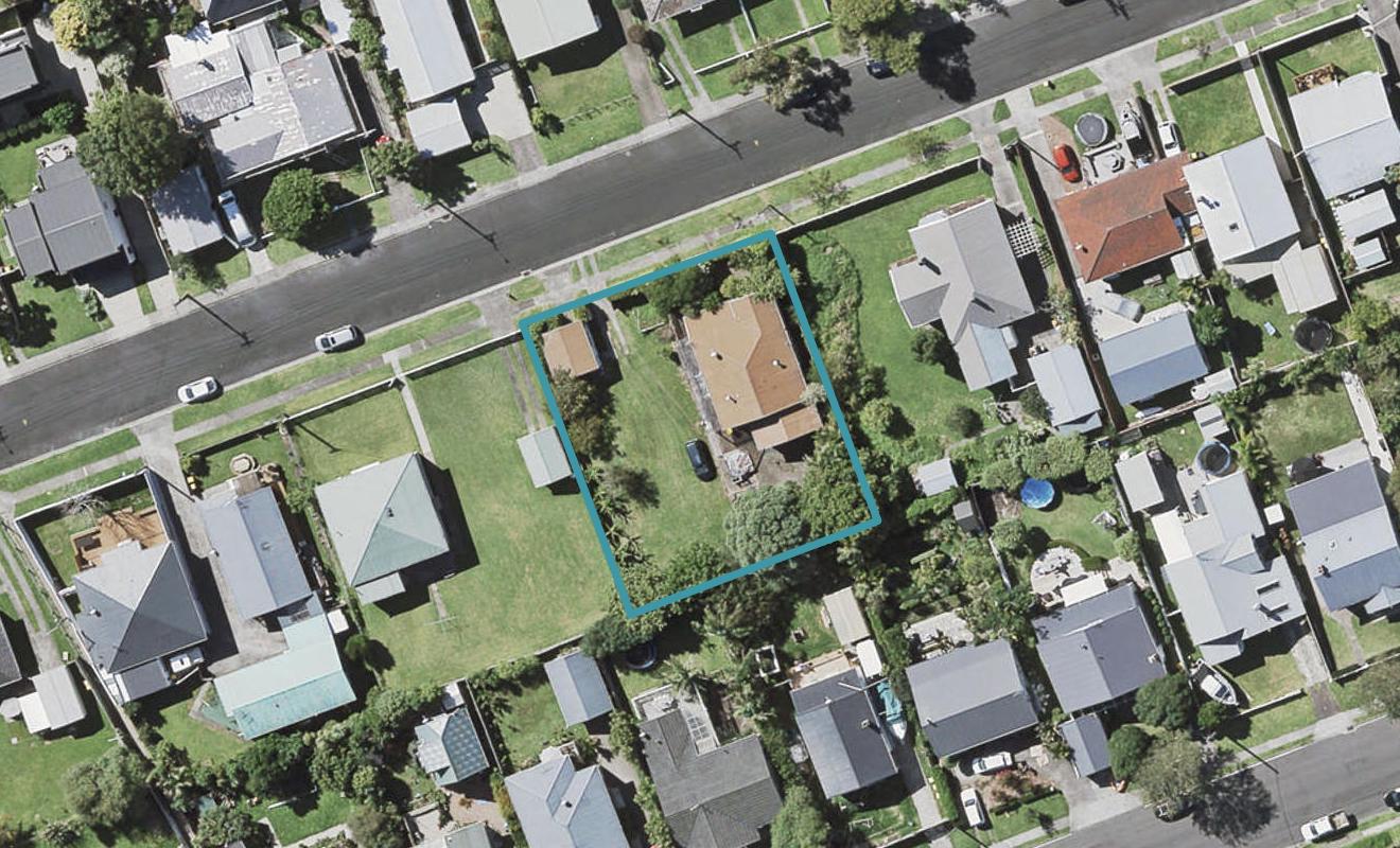 16 Corrella Road, Belmont, Auckland - Carousel 1