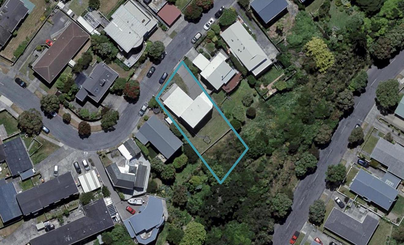 12 Cobar Close, Maupuia, Wellington - Carousel 1