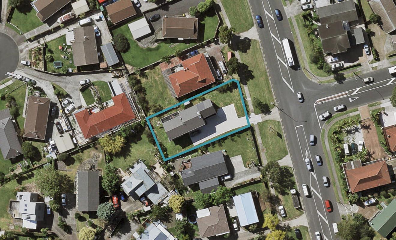 44 Hollyford Drive, Clover Park, Auckland - Carousel 1