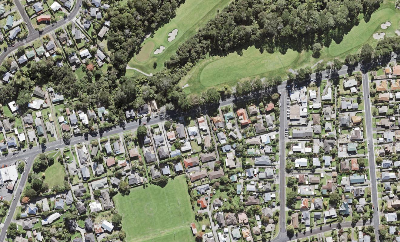 2/28 Godley Road, Green Bay, Auckland - Carousel 1