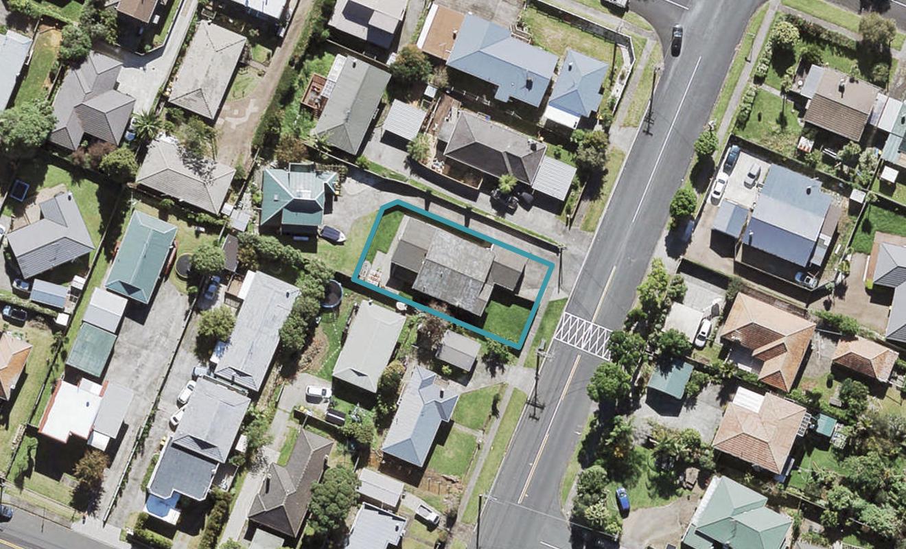 62 Lynwood Road, New Lynn, Auckland - Carousel 1