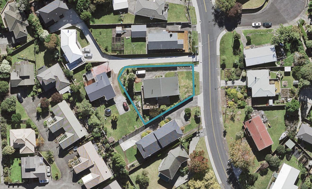 129 Vodanovich Road, Te Atatu South, Auckland - Carousel 1