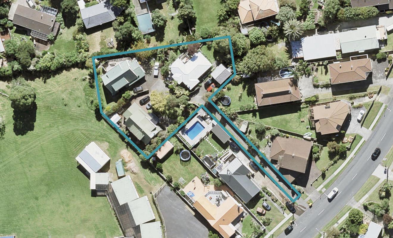 2/70 Deep Creek Road, Torbay, Auckland - Carousel 1