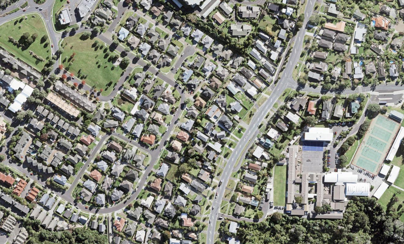 880B East Coast Road, Northcross, Auckland - Carousel 1