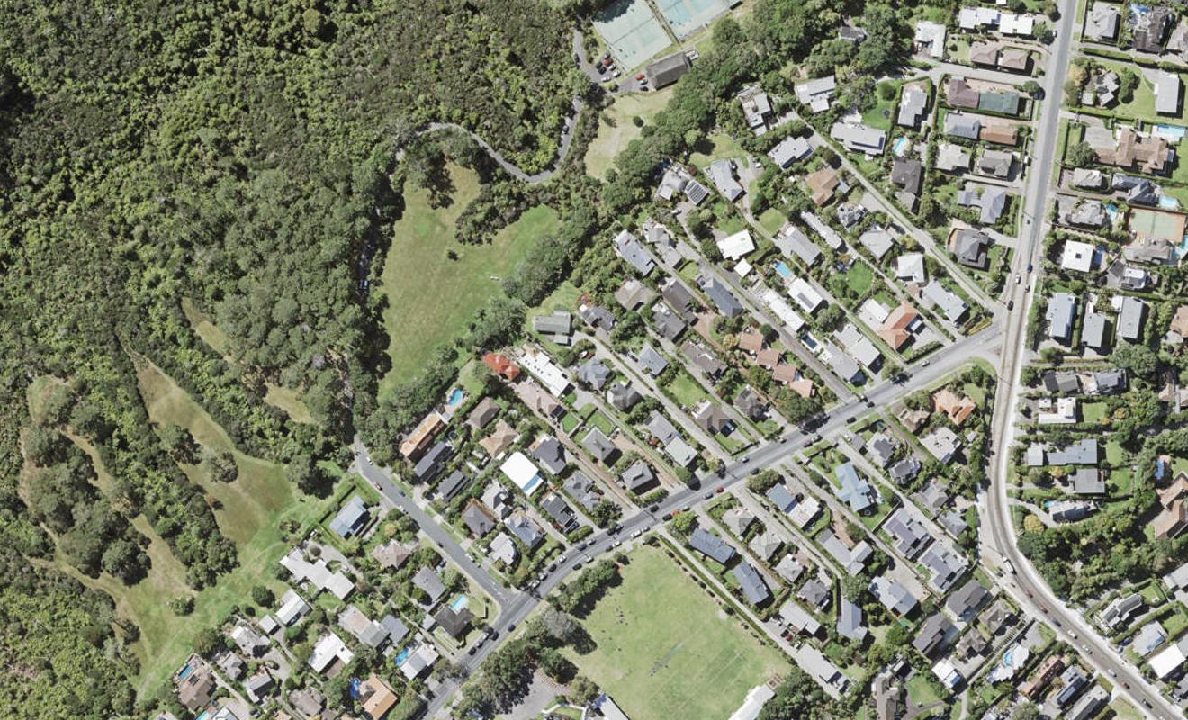 124 Aberdeen Road, Campbells Bay, Auckland - Carousel 1