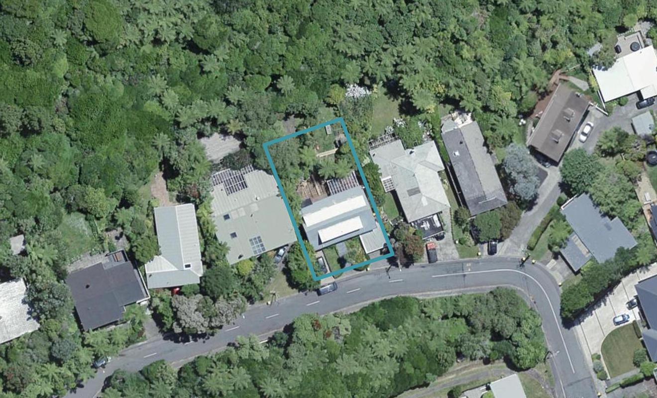 52 Homewood Crescent, Karori, Wellington - Carousel 1