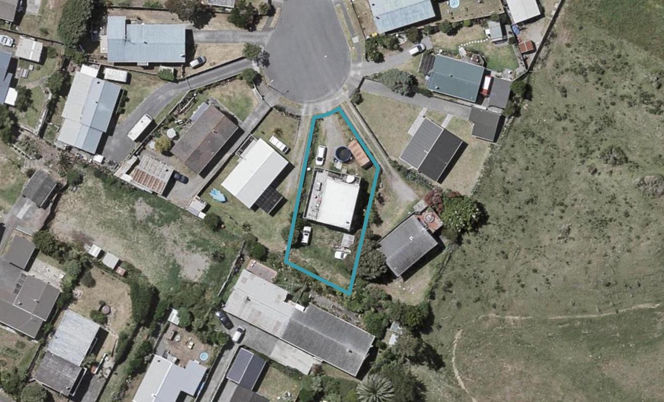 18 Colenso Place, Otaki Beach, Otaki - Carousel 1