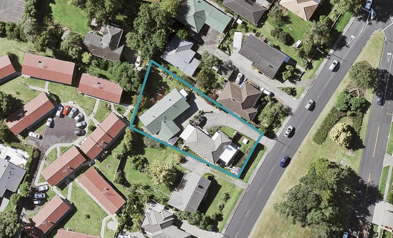 2/127 Cook Street, Howick, Auckland - Carousel 1