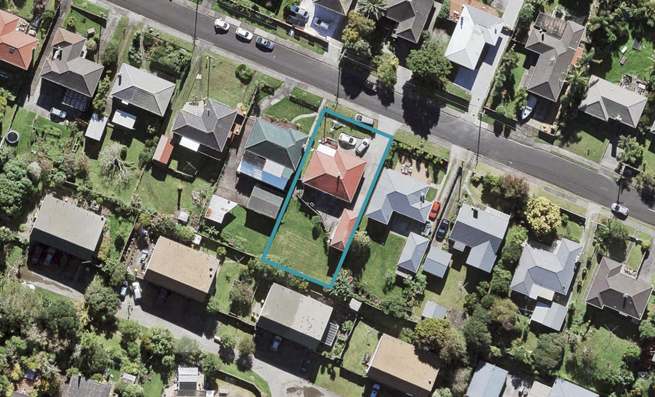15 Kohekohe Street, New Lynn, Auckland - Carousel 1